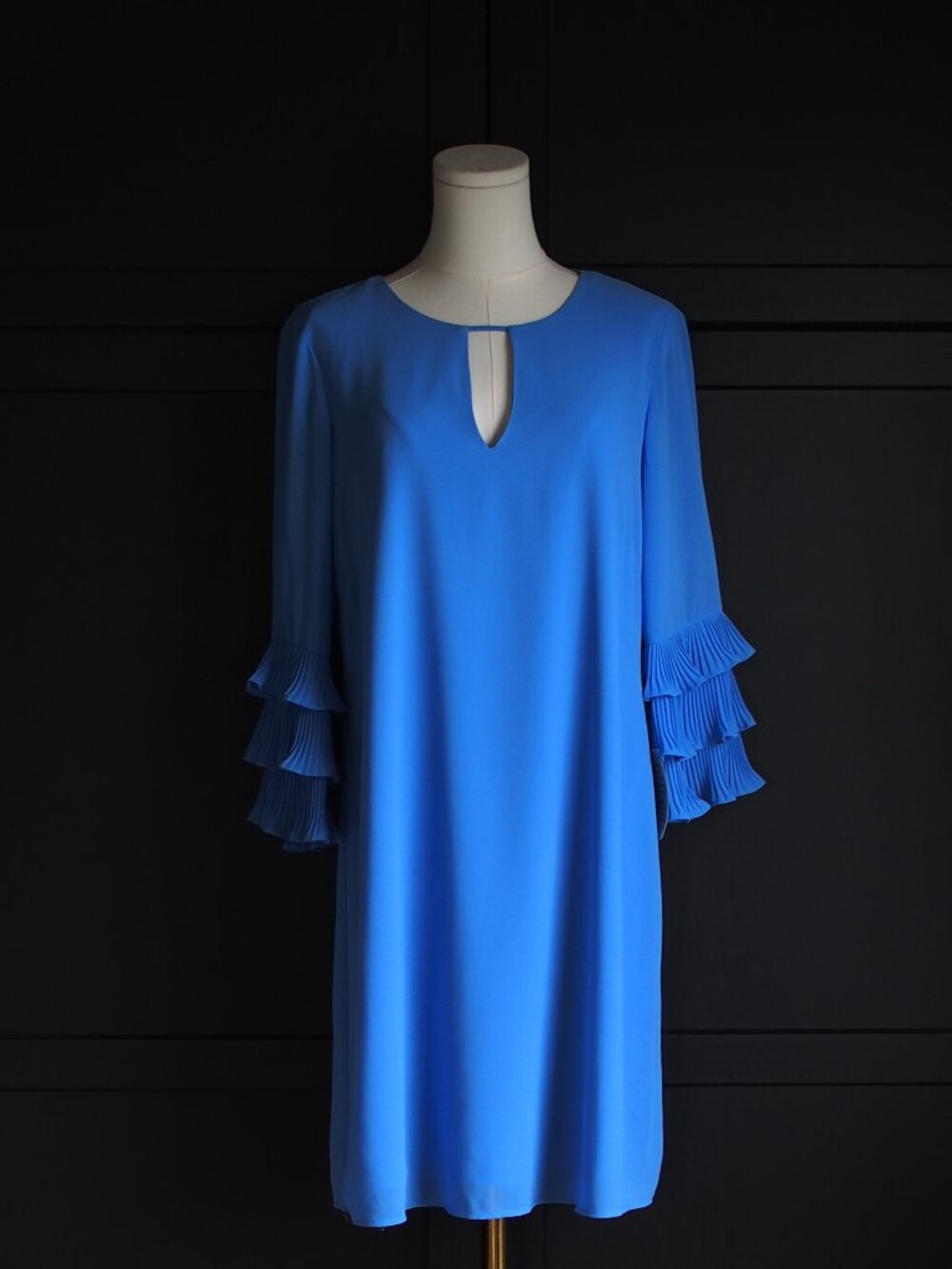 Vince Camuto | NWT Chiffon Float Dress with Pleated Sleeves
